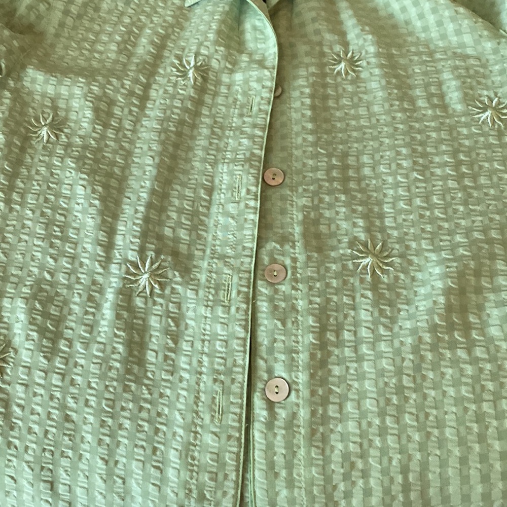 2 Piece Light Green Dress. - Picture 5 of 9